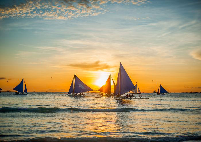 Sunset Sailing,Boracay 