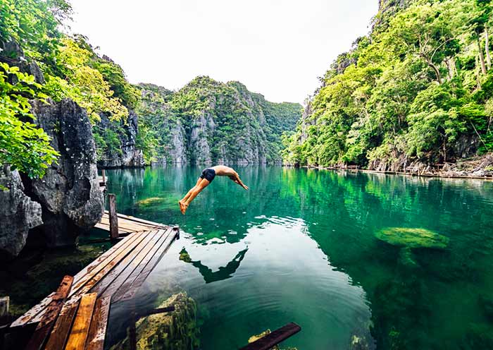 Dive into Beautiful Kayangan Lake