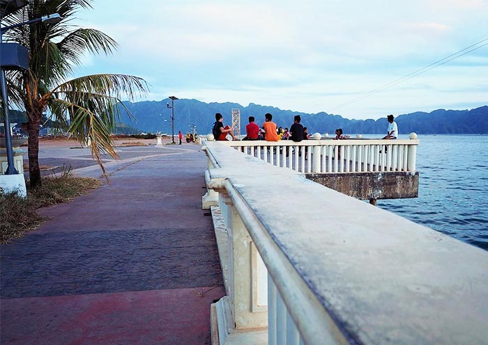 Take a Walk at Lualhati Park, Coron